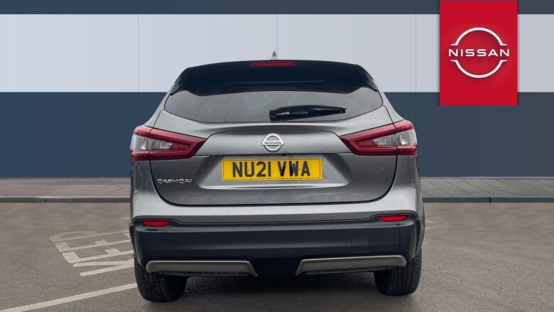 Nissan Qashqai 1.3 DiG-T N-Connecta 5dr [Glass Roof Pack] Petrol Hatchback